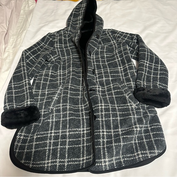 Ike Behar Charcoal and White Checkered Women's Cape - Picture 1 of 16